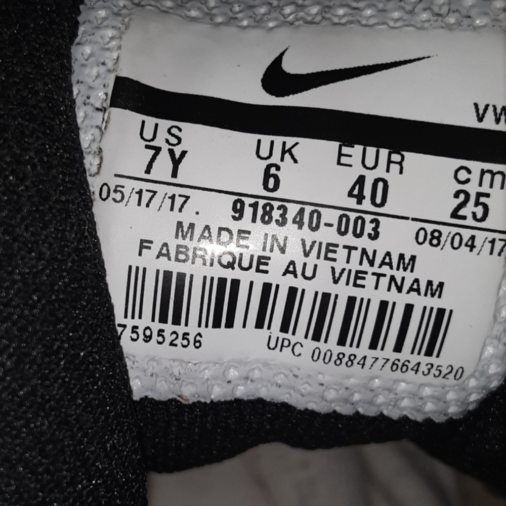 Shoes - Picture 4 of 4